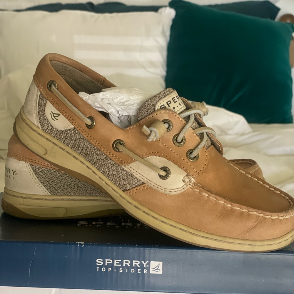 Gently used sperry ivyfish topsides 7.5
